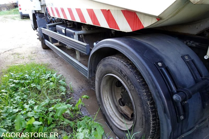 Camión de basura Mitsubishi Fuso