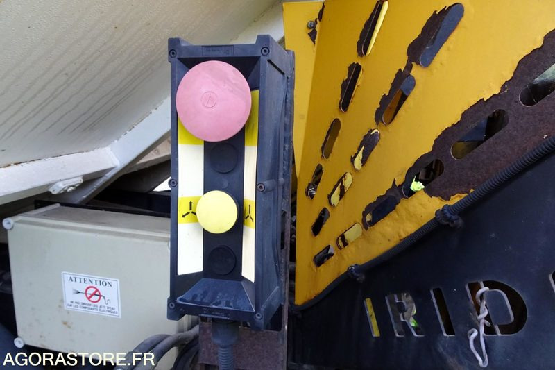 Camión de basura Mitsubishi Fuso