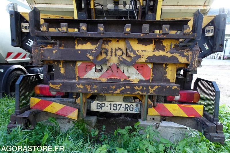 Camión de basura Mitsubishi Fuso