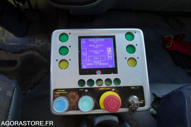 Camión de basura Mitsubishi Fuso