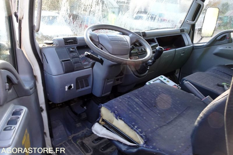 Camión de basura Mitsubishi Fuso