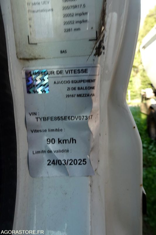 Camión de basura Mitsubishi Fuso