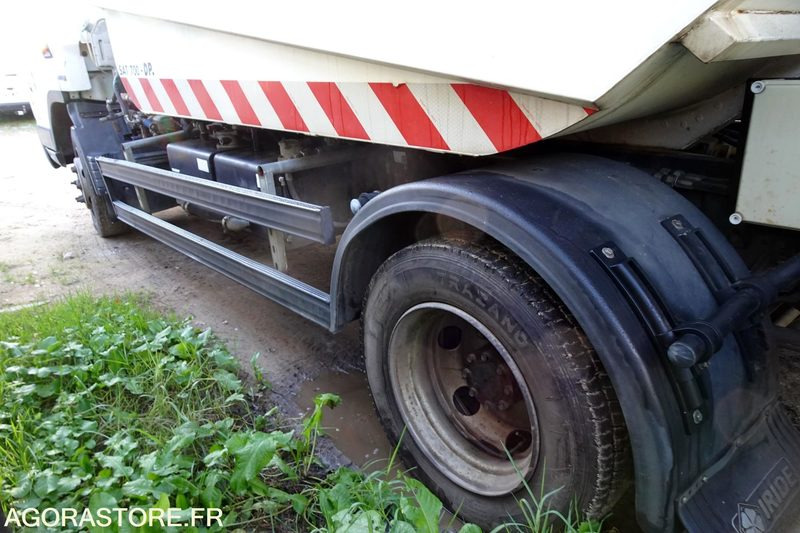 Camión de basura Mitsubishi Fuso