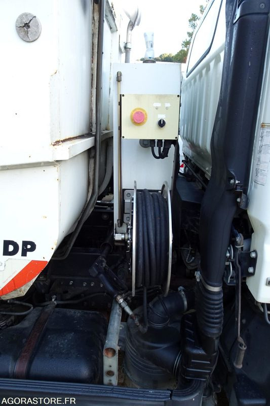 Camión de basura Mitsubishi Fuso