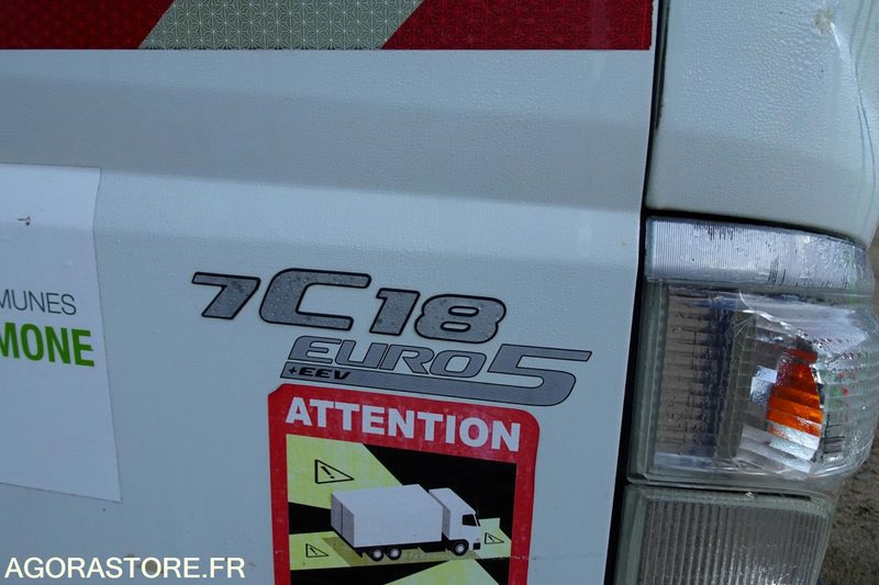 Camión de basura Mitsubishi Fuso