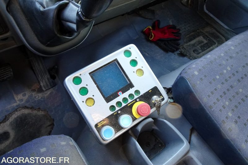 Camión de basura Mitsubishi Fuso