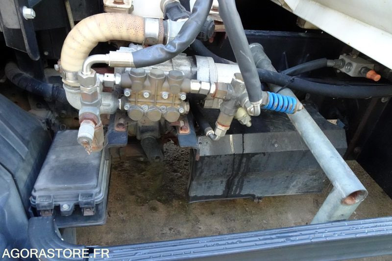 Camión de basura Mitsubishi Fuso