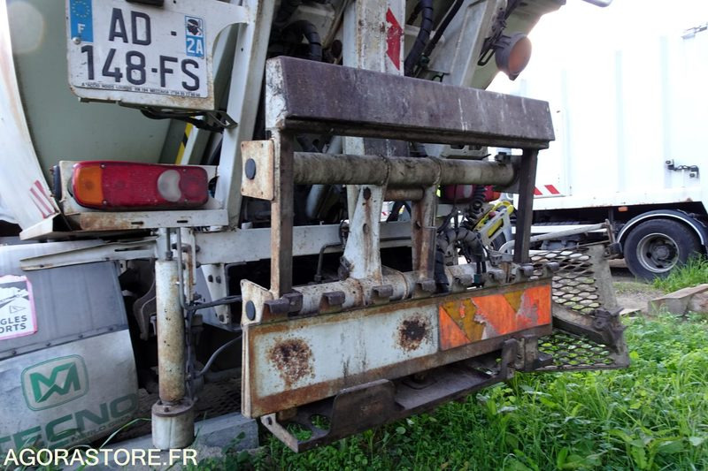 Camión de basura Renault Midlum 220 DXI