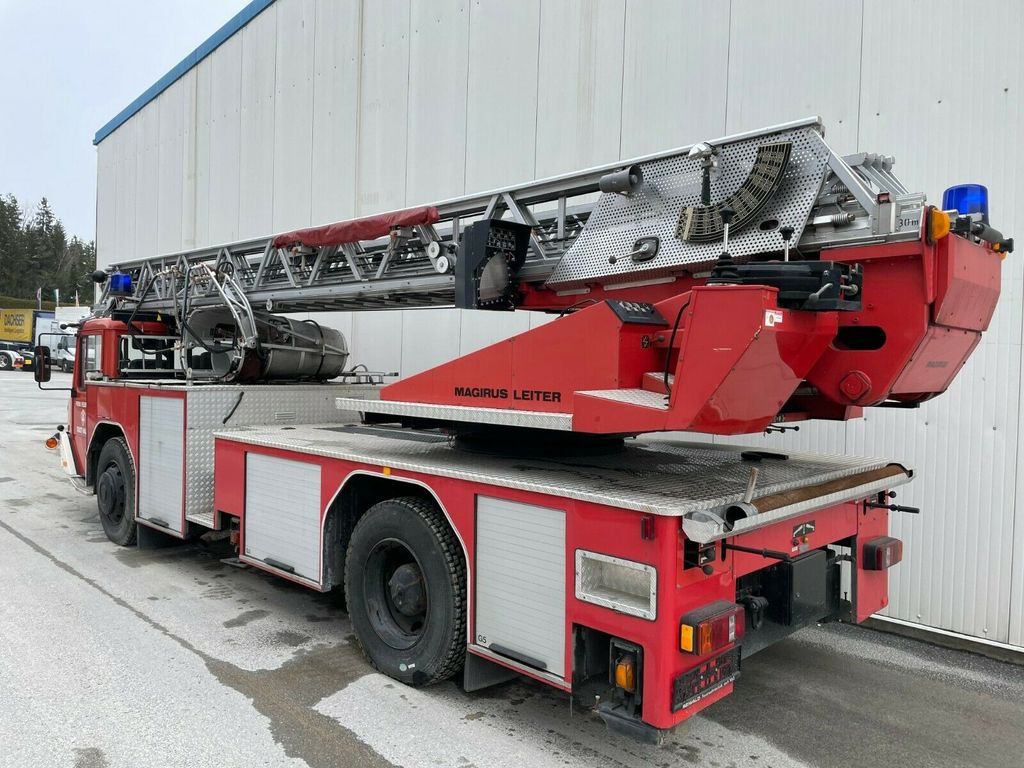 Camión de bomberos Iveco Magirus 120.25 Drehleiter 30m mit Korb!: foto 3