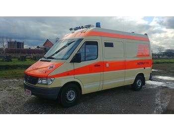 Ambulancia MERCEDES-BENZ 312: foto 1