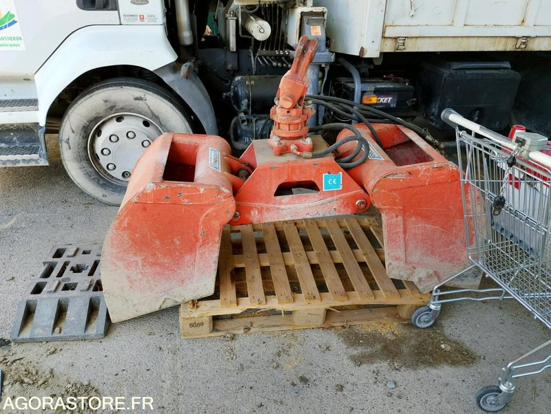 Máquina quitanieve CAMION GRUE 250 RENAULT