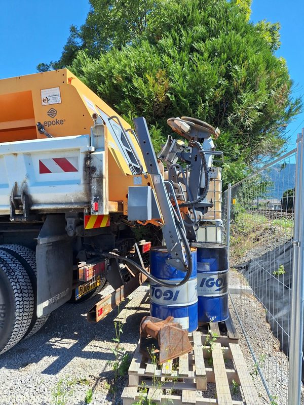 Máquina quitanieve IVECO TRACKER