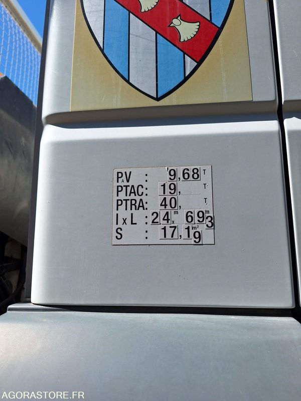 Máquina quitanieve IVECO TRACKER
