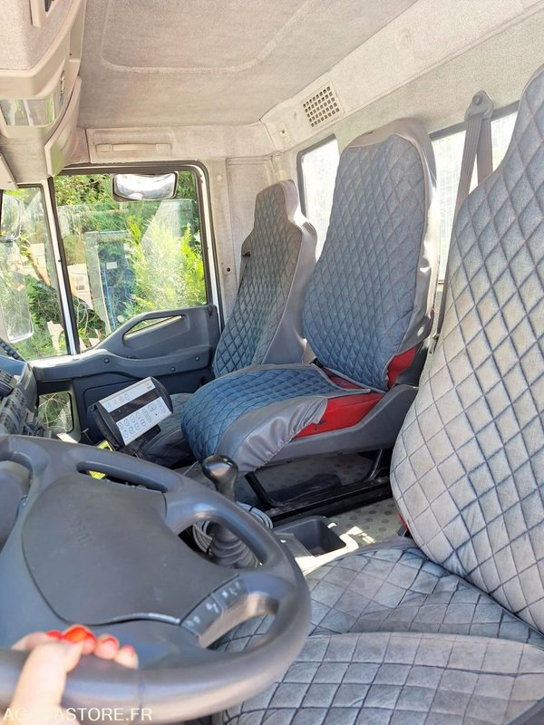 Máquina quitanieve IVECO TRACKER