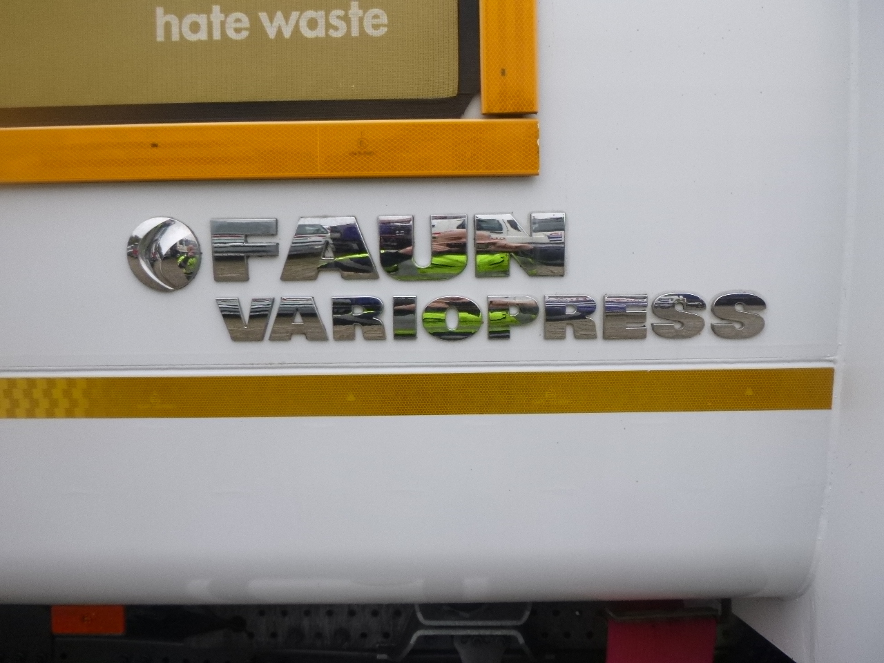 Camión de basura Mercedes Econic 2629 6x2 RHD Faun Variopress refuse truck: foto 13