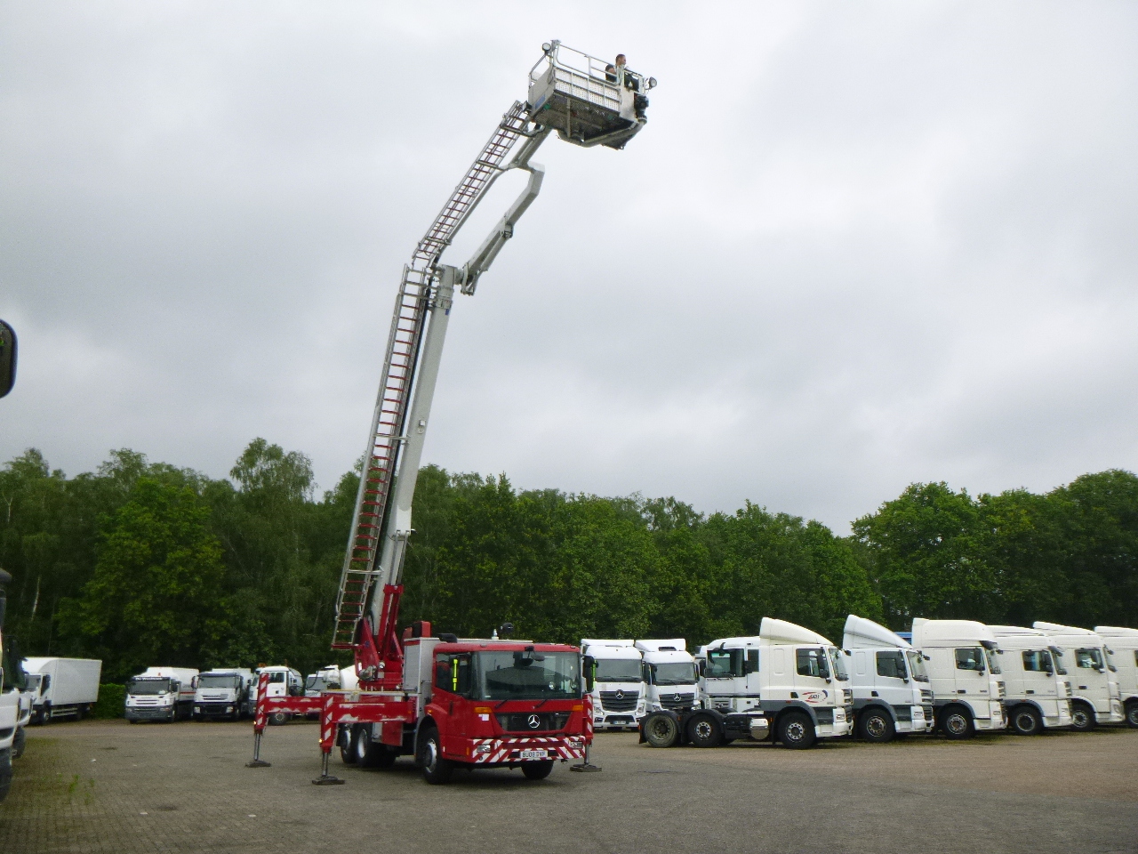 Camión de bomberos Mercedes Econic 6x2 RHD Magirus ALP325 fire truck: foto 6