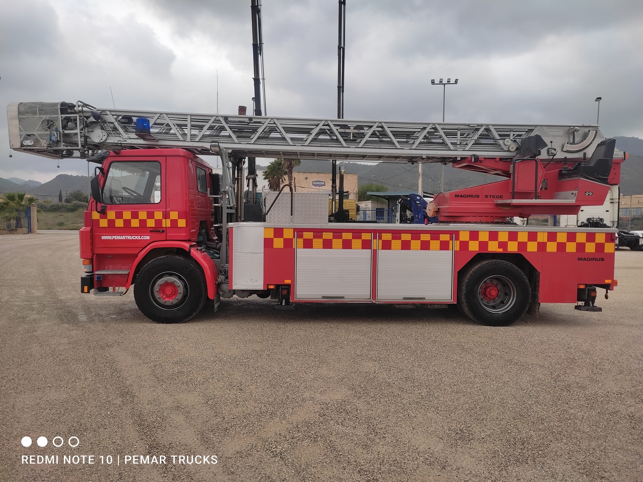 Camión de bomberos SCANIA G93 250 ESCALERA BOMBEROS: foto 9