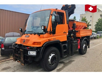 Vehículo municipal Unimog U400  mit div.  Zubehör: foto 1