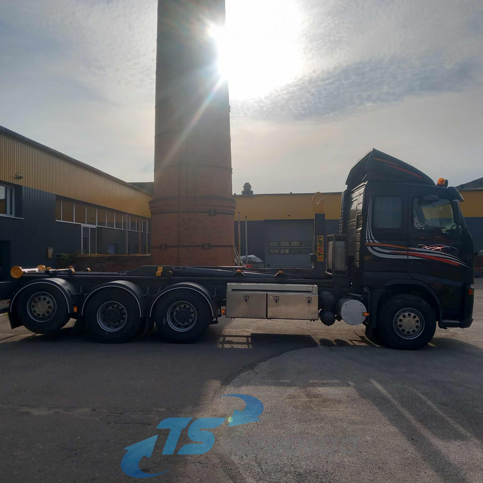 VOLVO FH12 Hooklift 8x4 - Camión multibasculante: foto 5