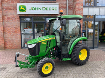 John Deere 3046R - Tractor: foto 1