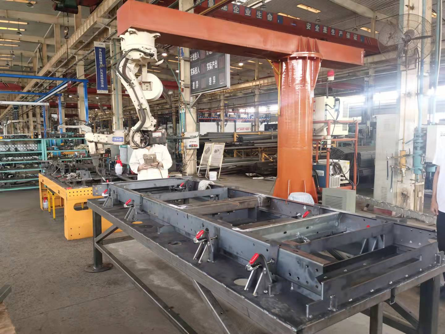 XIAMEN JUSTSUN INTELLIGENT EQUIPMENT CO., LTD - Maquinaria de construcción - 8x4, diésel, 4-eje undefined: foto 1