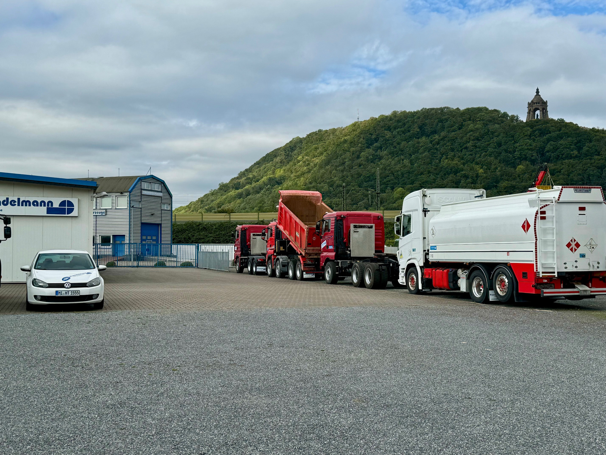 Annette Trendelmann Truck GmbH  - anuncios sobre venta undefined: foto 1