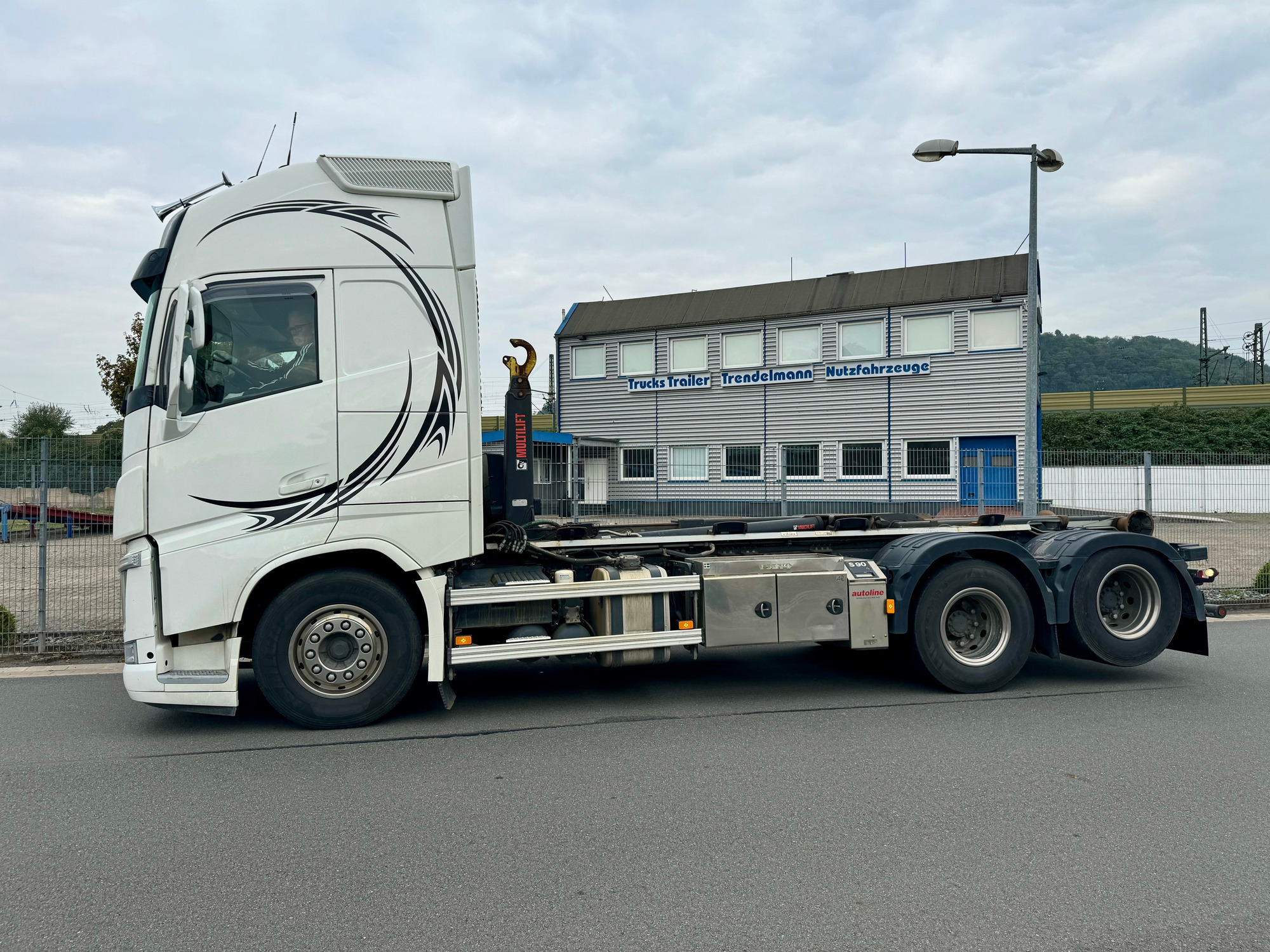 Annette Trendelmann Truck GmbH  - anuncios sobre venta undefined: foto 11