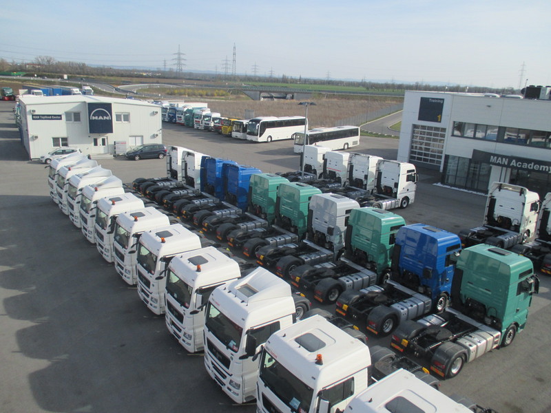 MAN Truck & Bus Vertrieb Österreich GesmbH - Furgonetas - 4x2, diésel undefined: foto 1