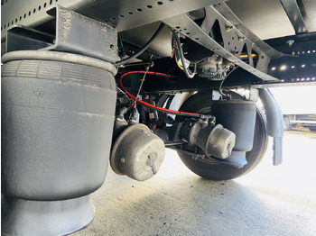 Remolque caja cerrada Möslein TKO 105 D 7m weiß Tandem- Koffer, Durchladbar, Neuwertig: foto 3 Remolque caja cerrada Möslein TKO 105 D 7m weiß Tandem- Koffer, Durchladbar, Neuwertig: foto 3