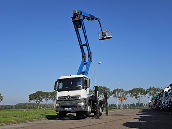 Camión MERCEDES-BENZ Antos