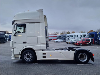Cabeza tractora DAF XF 460 SuperSpaceCab 4x2 - Full air - Night Clima - TV -Microwave - Full spoiler - Navi: foto 4