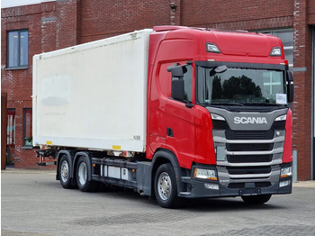 Camión caja cerrada SCANIA S 500