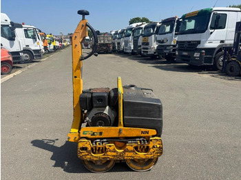 Mini compactadora AMMANN