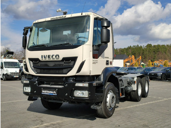 Cabeza tractora Iveco Trakker 26.410 6x4 Manual Mały Przebieg tylko-46000km: foto 4 Cabeza tractora Iveco Trakker 26.410 6x4 Manual Mały Przebieg tylko-46000km: foto 4