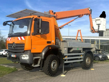 Camión con plataforma elevadora PALFINGER