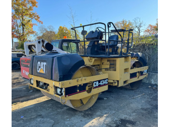 Apisonadora de asfalto CATERPILLAR