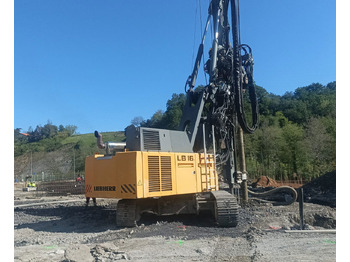 Martillo de hinca de pilotes LIEBHERR