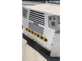 Remolcador de aviones Schopf Rofan ZDi Diesel Tractor 8Tons: foto 3 Remolcador de aviones Schopf Rofan ZDi Diesel Tractor 8Tons: foto 3