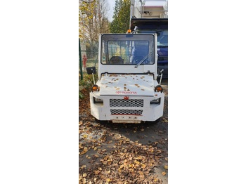 Tractor de equipaje TOYOTA