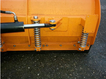 Arrendamiento de Schneeschild 2,6m Komatsu Atlas Schlepper Radlader Hoflader Schneeschild 2,6m Komatsu Atlas Schlepper Radlader Hoflader: foto 5 Arrendamiento de Schneeschild 2,6m Komatsu Atlas Schlepper Radlader Hoflader Schneeschild 2,6m Komatsu Atlas Schlepper Radlader Hoflader: foto 5