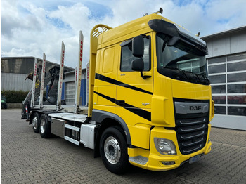 Camión forestal DAF XF 530