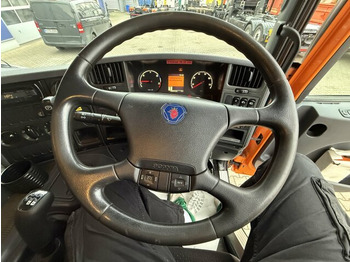 Barredora vial Scania P230 Kehrmaschine Johnston VT605- 6 M³: foto 2 Barredora vial Scania P230 Kehrmaschine Johnston VT605- 6 M³: foto 2