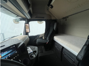 Foto del interior 1: Cabeza tractora Mercedes-Benz Actros 1848 LS 4x2 Actros 1848 LS 4x2, Volumer, Retarder