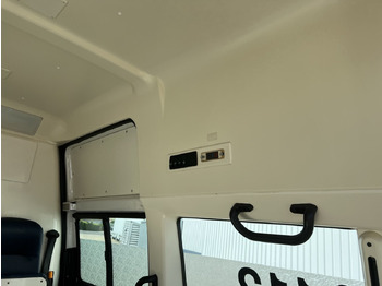 Ambulancia Volkswagen T5 2.0 TDI 4x2 T5 2.0 TDI 4x2, Krankenwagen: foto 2 Ambulancia Volkswagen T5 2.0 TDI 4x2 T5 2.0 TDI 4x2, Krankenwagen: foto 2