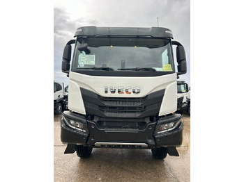 Camión chasis IVECO T-WAY