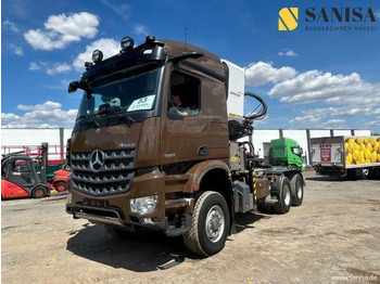 Camión forestal MERCEDES-BENZ Arocs 3351