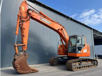 Excavadora de cadenas DOOSAN DX235LCR
