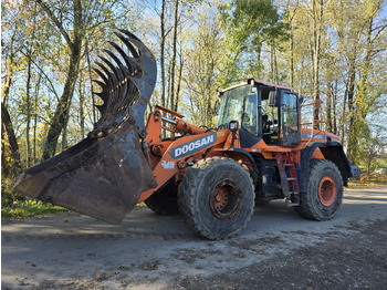 Cargadora de ruedas DOOSAN DL300