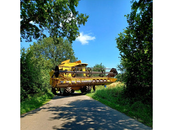 Cosechadora de granos NEW HOLLAND TX series