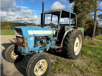Tractor FORD